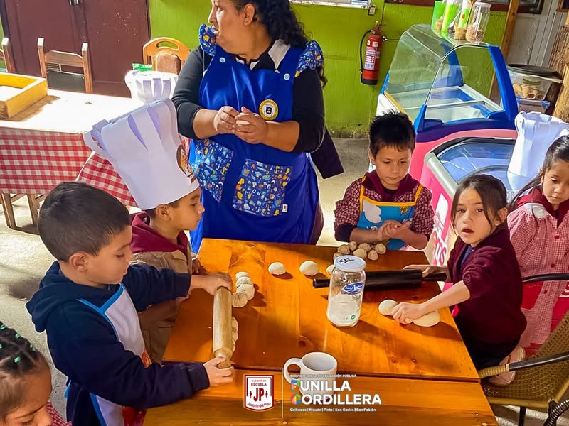 ¡Tradición que se hornea con amor! 🥖✨  