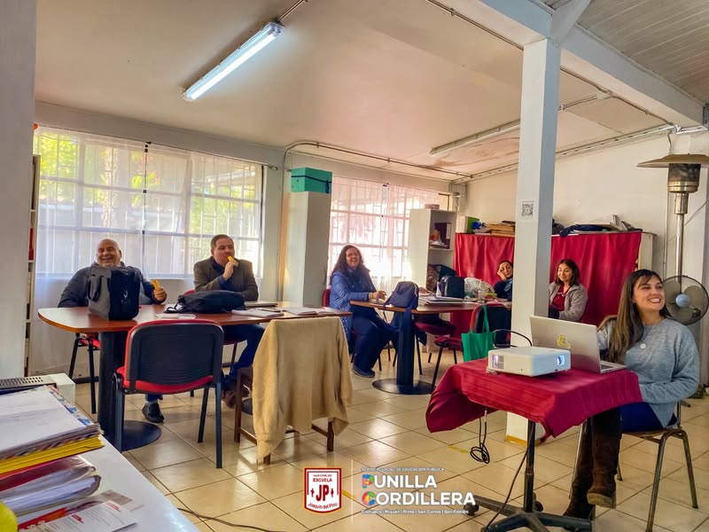 Fortaleciendo nuestra convivencia desde la reflexión de docente y asistentes de la educación 🤝