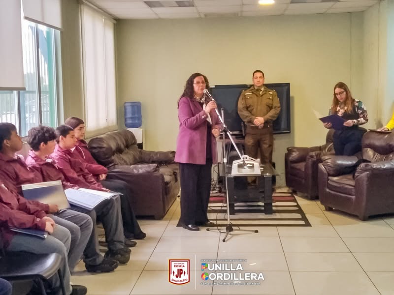 ¡Celebrando 99 años de historia de Carabineros de Chile junto a nuestra comunidad! 👮‍♂️✨