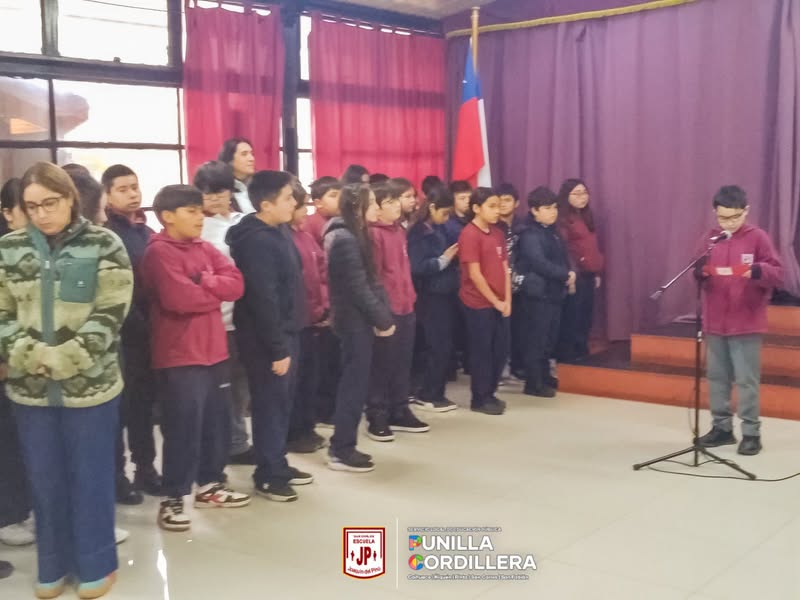 Acto académico organizado por el 4º básico.