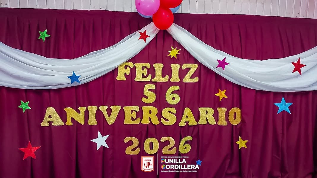 ¡56 años formando historias y comunidad! 🥳🏫✨  