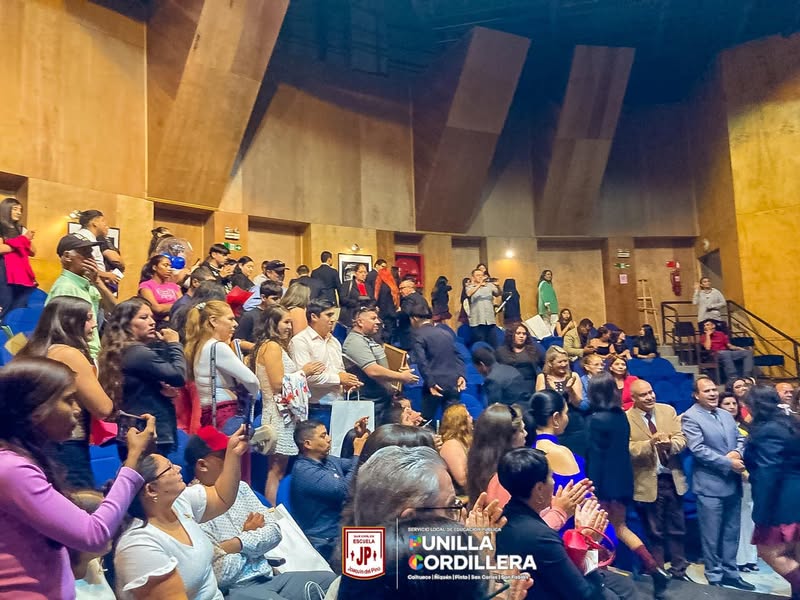 Estudiantes de octavo conmemoraron su licenciatura