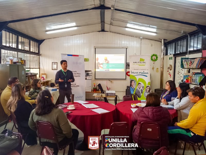 Capacitación Identificación de Peligros y Evaluación de Riesgos impartida por Mutual de Seguridad.